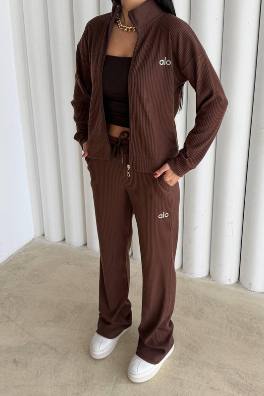 Mevsimlik Kahverengi Fit Takım